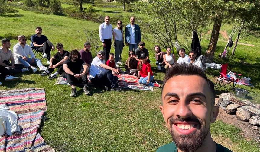 Gazetecilik Bölümü Akademisyenleri ve Öğrencileri Piknik'de Bir Araya Geldi