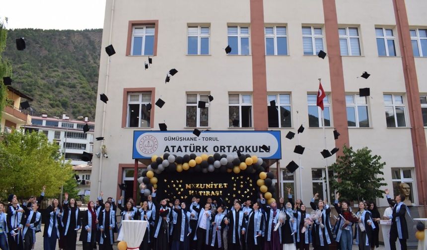 TORUL'DA MEZUNİYET COŞKUSU YAŞANDI