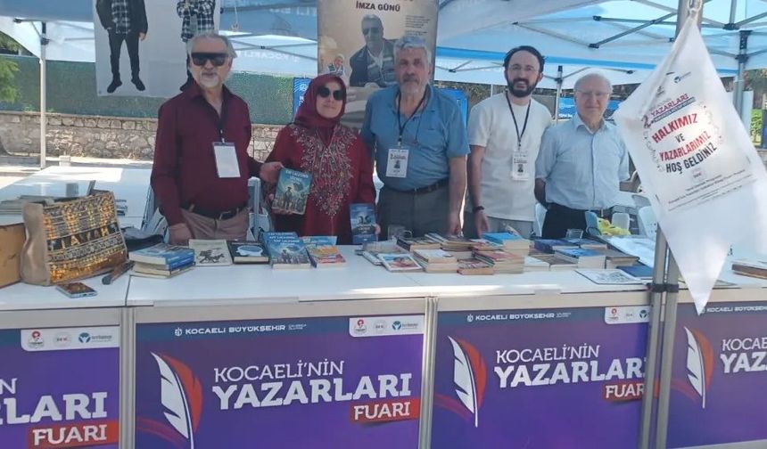 Gümüşhaneli Yazar Enes Akhan'ın Eserlerine Kocaeli'de Yoğun İlgi