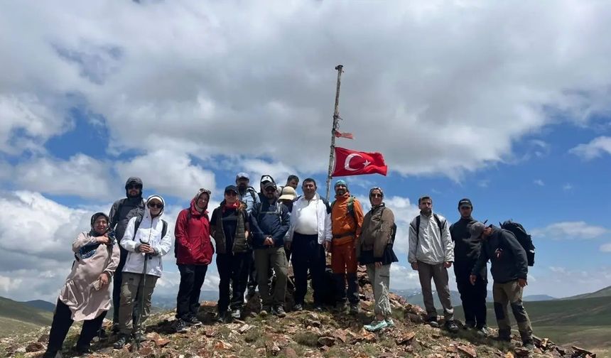 GÜDAK'tan Kostan Dağı’nda 20 Kilometrelik Doğa ve Tarih Yürüyüşü