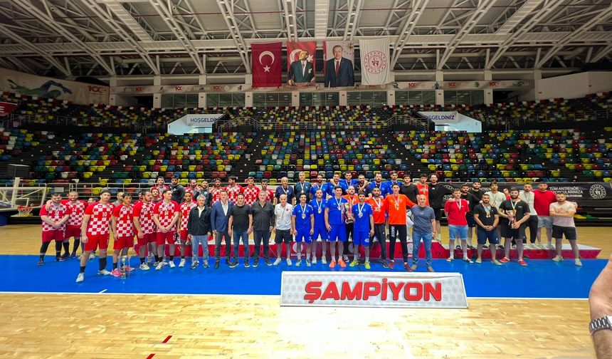 Gümüşhane Üniversitesi Erkek Hentbol Takımı’ndan Büyük Başarı