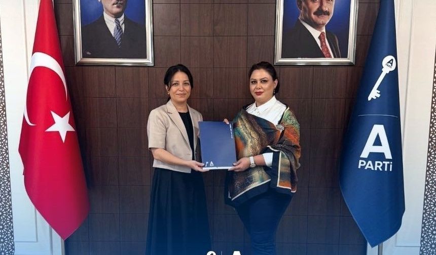 "Kadınlarımızın Gücü, Gümüşhane'nin Gücüdür": Anahtar Parti'de Mürüvet Susan Ciğerci Görevi Devraldı
