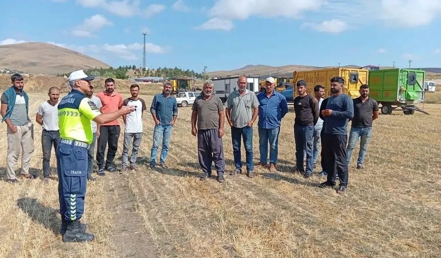 Gümüşhane’de Jandarmadan Tarım Sürücülerine Yaşamsal Uyarı: "Reflektör ve ROPS Hayat Kurtarır"