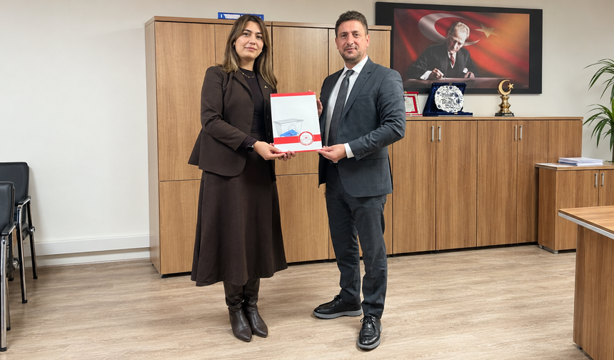 Yeni Parti Gümüşhane Merkez İlçe Başkanı Belgin Öktem Mazbatasını Aldı