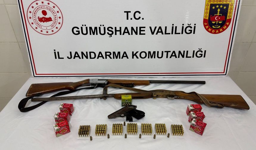 Jandarmadan Şiran’da Silah Kaçakçılığı Operasyonu: Ruhsatsız Silahlar Ele Geçirildi