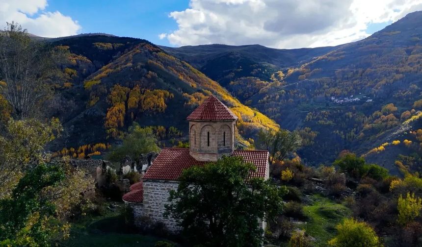 Doğa Ve Tarih Bir Arada: Gümüşhane’de Sonbahar Renkleri Kadraja Yansıdı