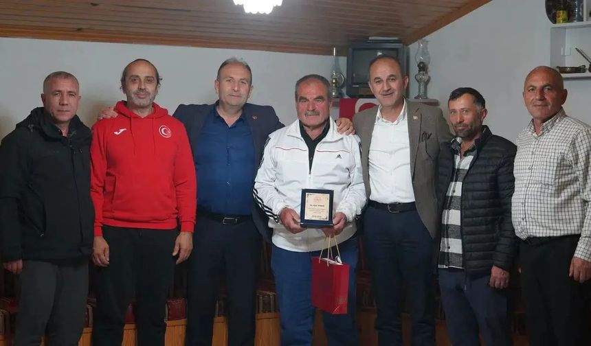 Gümüşhane Gençlik ve Spor İl Müdürlüğü’nden Efsane Sporcu Alim Duran’a Vefa Ziyareti