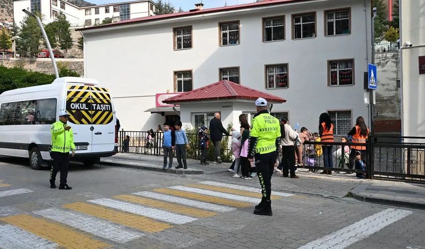 Gümüşhane İl Emniyet Müdürlüğü’nden Okul Çevrelerinde Kapsamlı Huzur Uygulaması