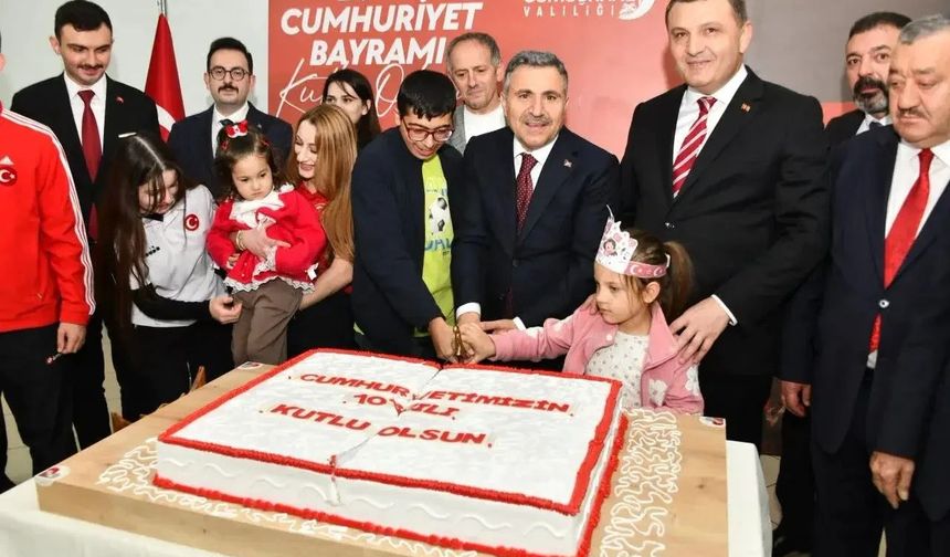 Gümüşhane’de 29 Ekim Kutlama Programı Resmî Kabul Töreni İle Sona Erdi